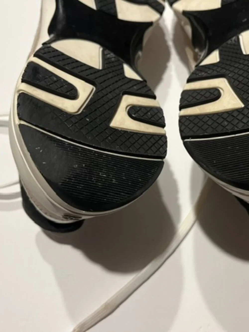 CHANEL women sneakers